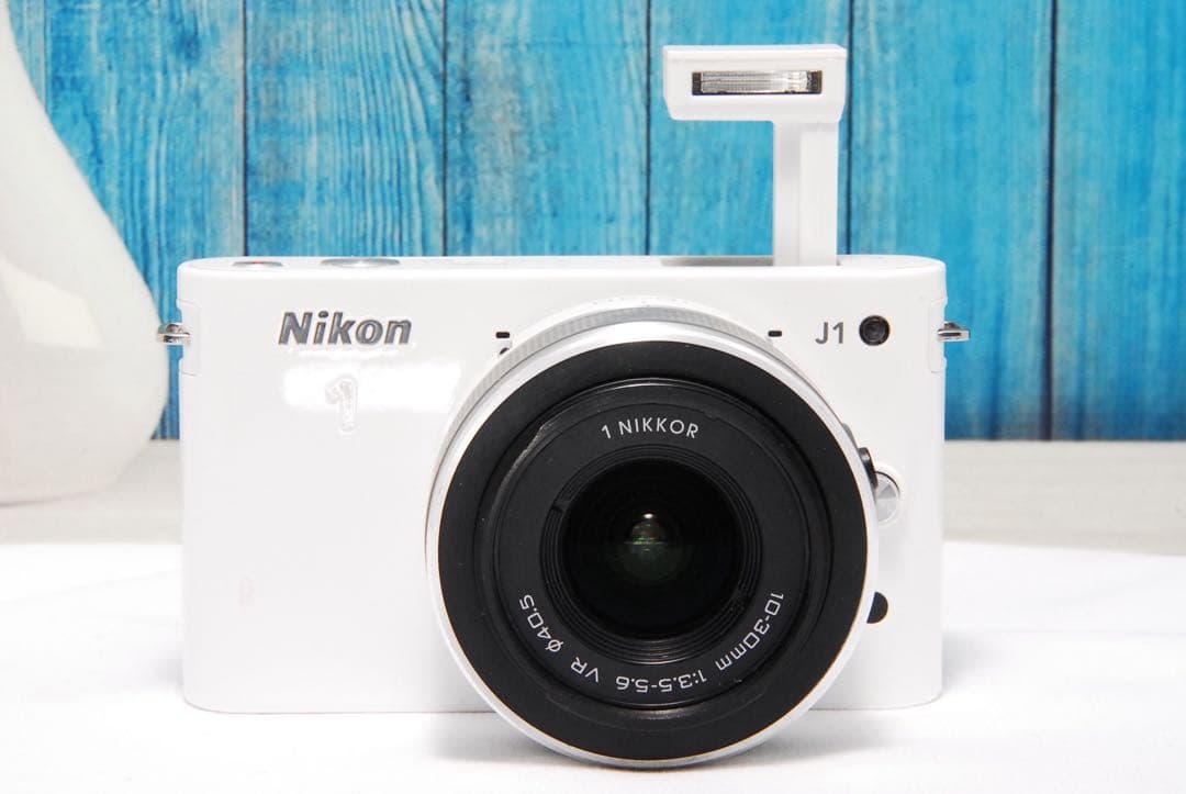 ミラーレス ニコン1 J1 ホワイト 10-30mmレンズ付き Nikon