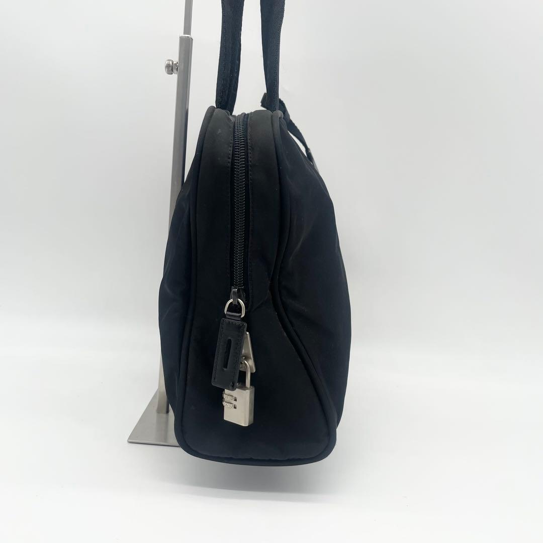 PRADA トートバッグ　ナイロン　肩掛け　ショルダー　ブラック　南京錠付き