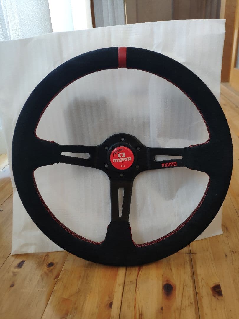 新品・未使用 MOMO スタイル スエード革 ステアリング 14インチ 35cm