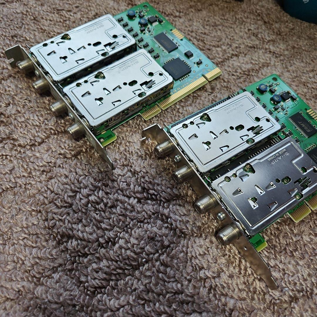 PT2 Rev.A 2枚とカードリーダー