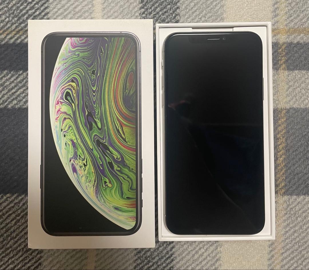 Apple:iPhone Xs 256GB シルバ- SIMフリ- 73%