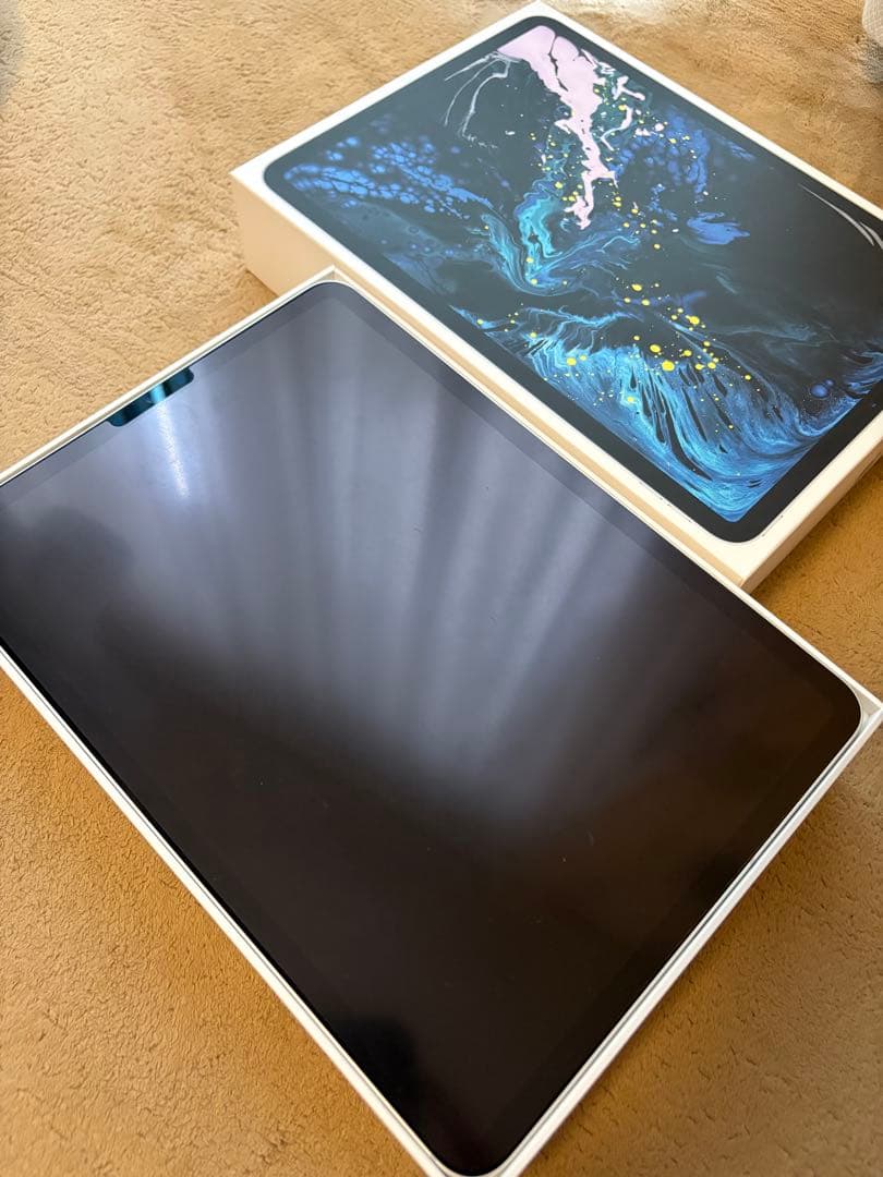 R*r様 iPad Pro (11インチ) 256GB Wi-Fi + Cell