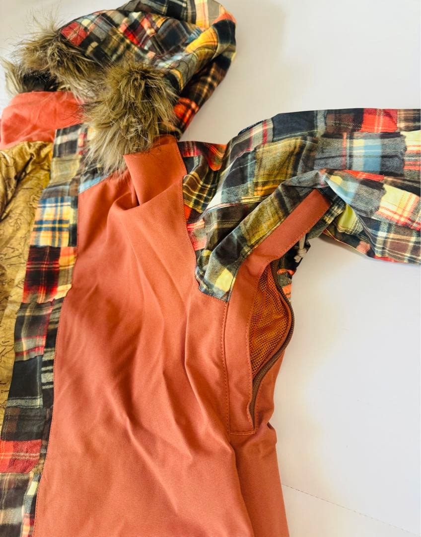 【新品】BURTONバートン ウエア レディース　機能抜群