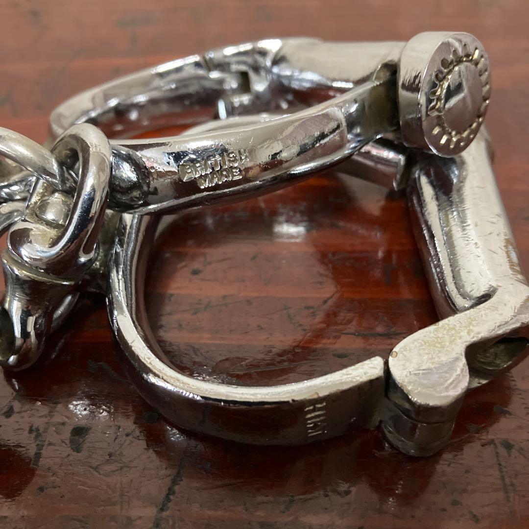 イギリス「ＨＩＡＴＴ」社のビンテージステンレス製ハンドカフ　鍵付き