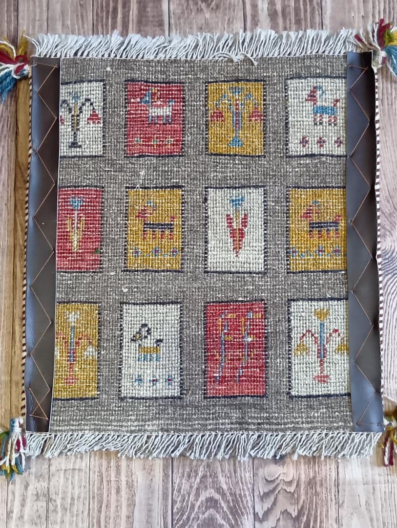 ペルシャ絨毯　ギャッベ　座布団　手織り　イラン(114)