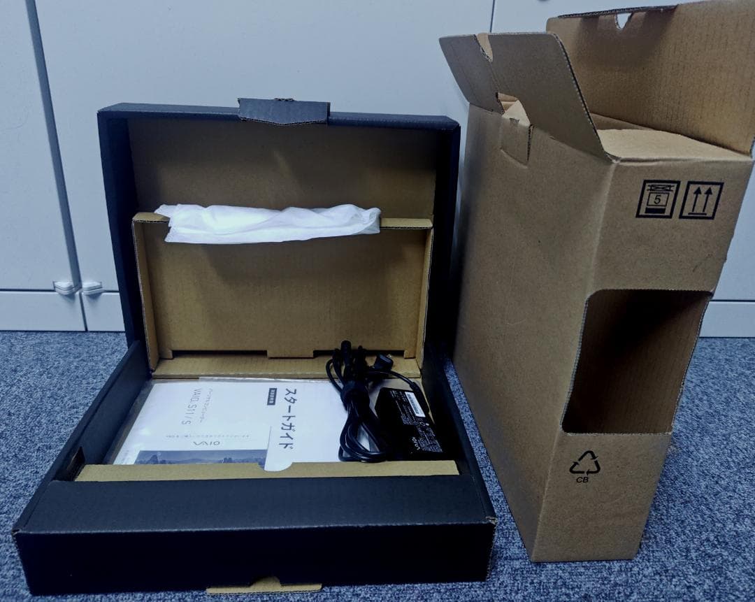 超美品 VAIO S11 ホワイト 新品LCD＆SSD500GBに換装 LTE