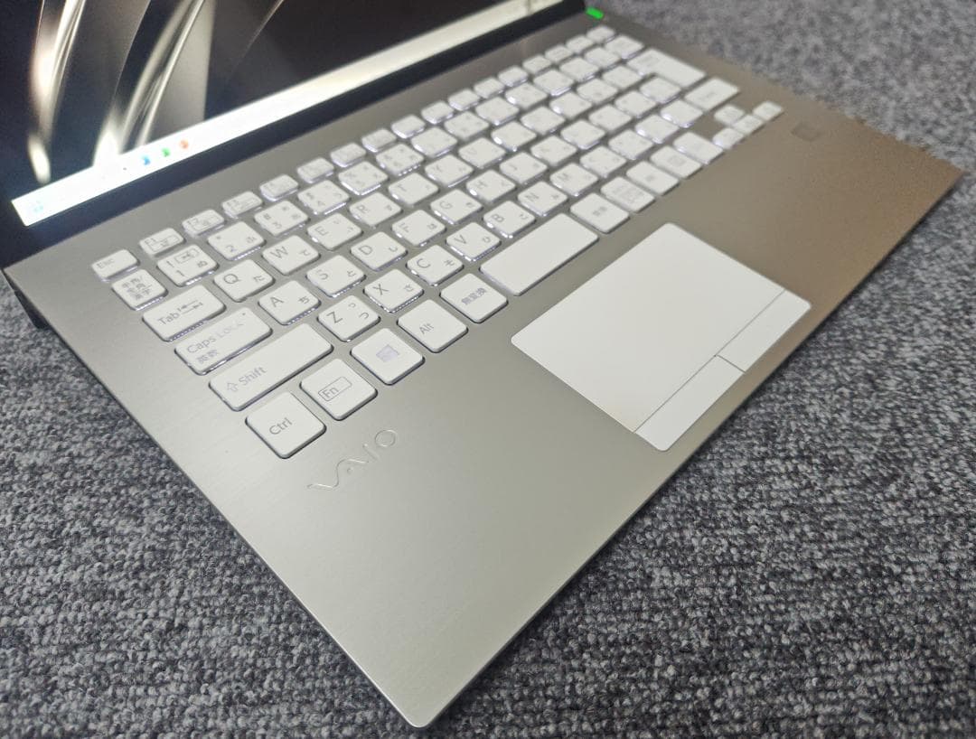 超美品 VAIO S11 ホワイト 新品LCD＆SSD500GBに換装 LTE