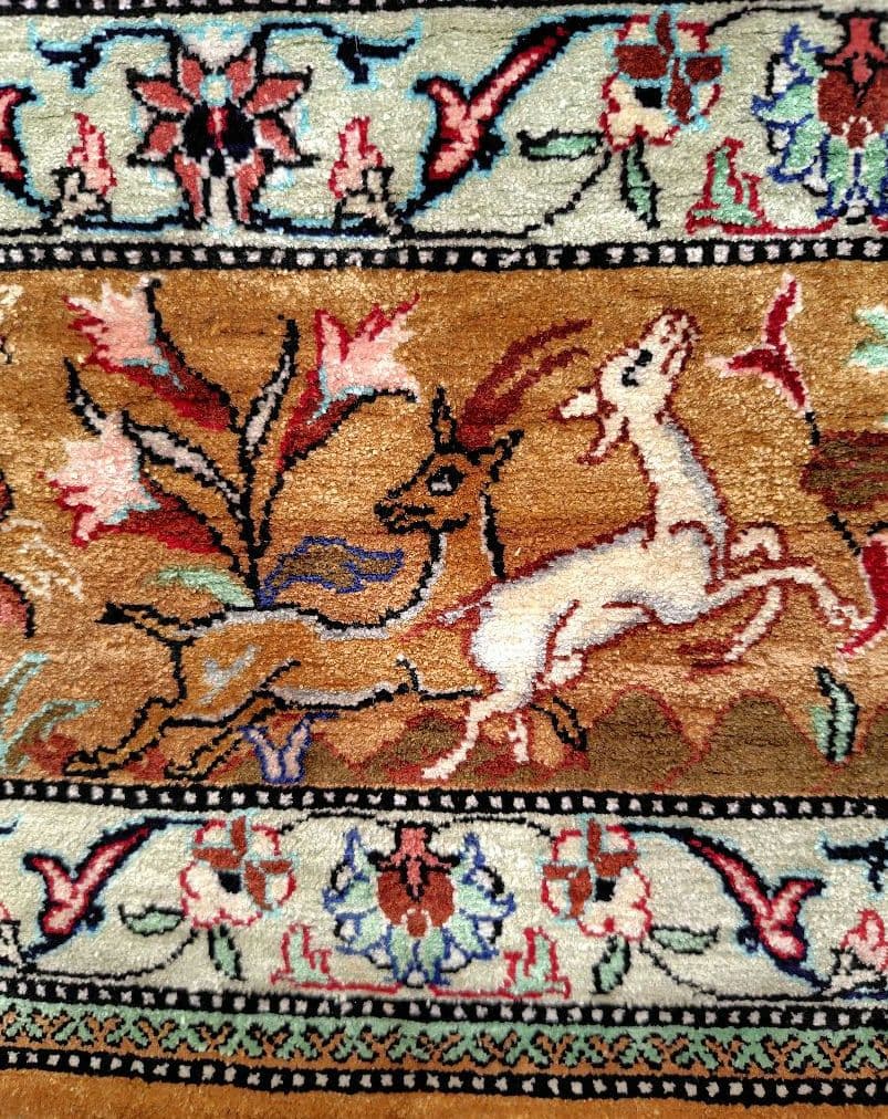 【窓からの眺めは】ペルシャ絨毯　シルク　宮殿　青空　クリスタル　シルク手織り