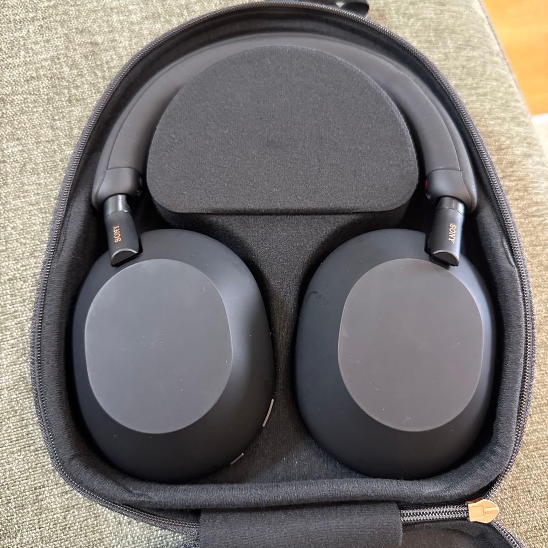 【美品】SONYワイヤレスノイズキャンセリングヘッドホンWH-1000XM5
