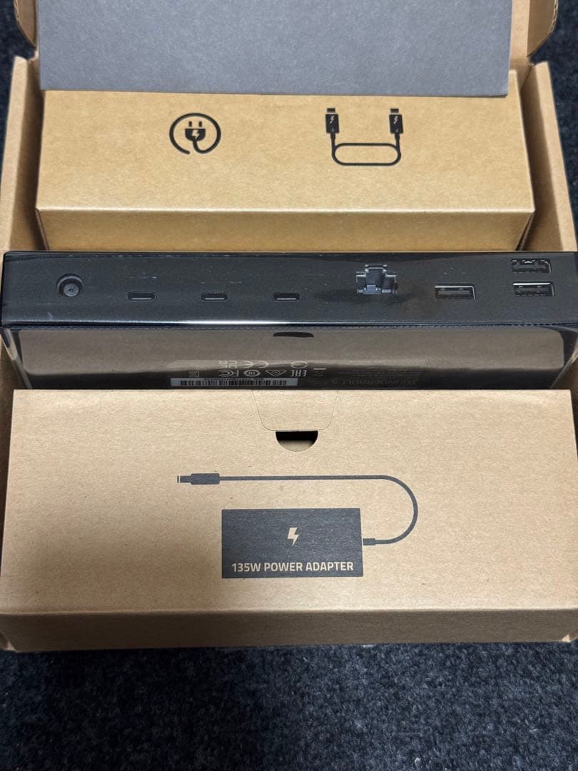 Razer Thunderbolt 4 Dock ドッキングステーション