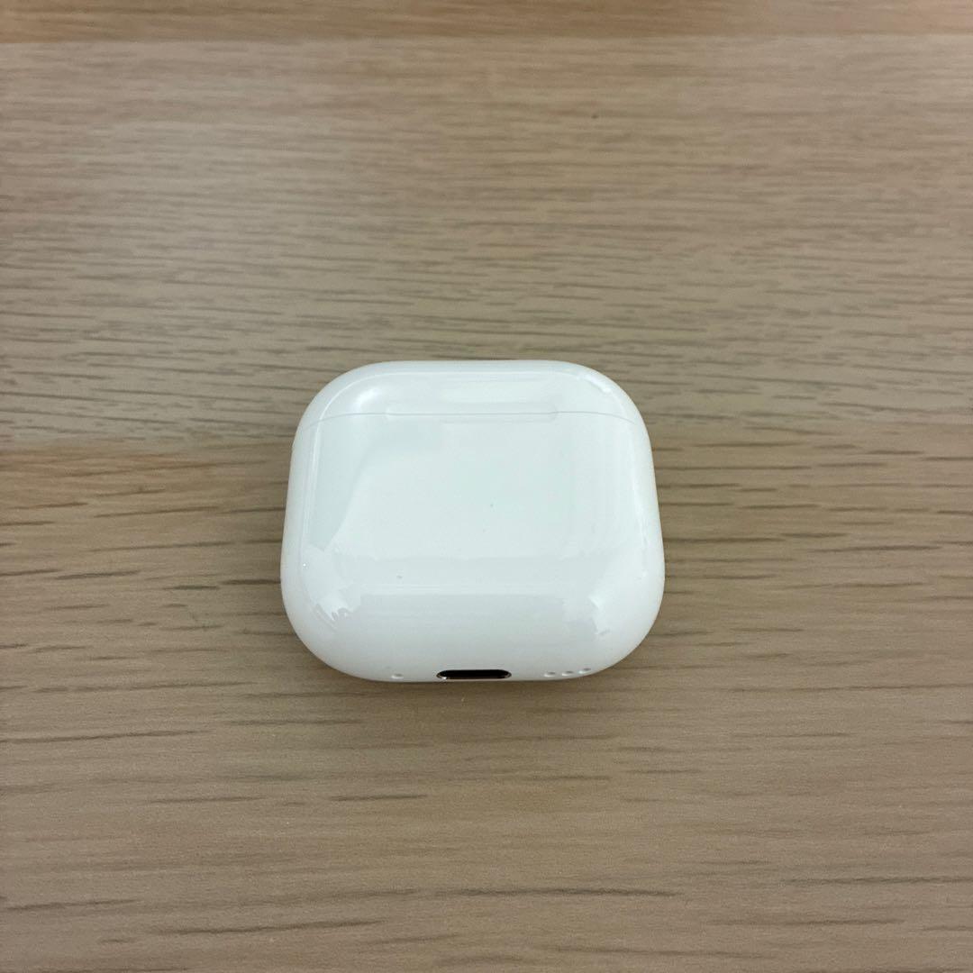 Airpods4 ANC アクティブノイズキャンセリング機能搭載　関連グッズ付き