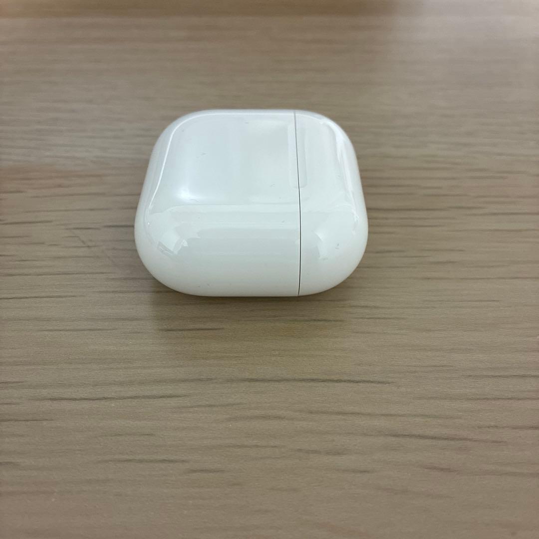 Airpods4 ANC アクティブノイズキャンセリング機能搭載　関連グッズ付き