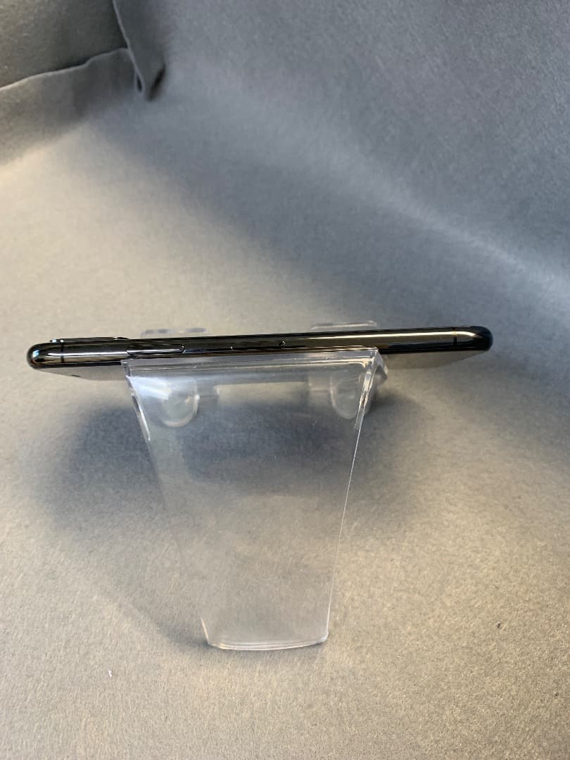 美品　国内版　SIMフリー　iPhoneXS　 64GB ブラック色