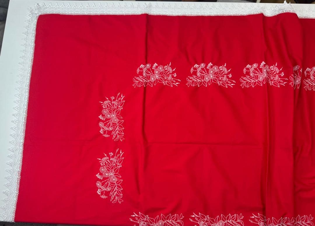 ハンドメイド テーブルクロス レッド×ホワイトレース 新品