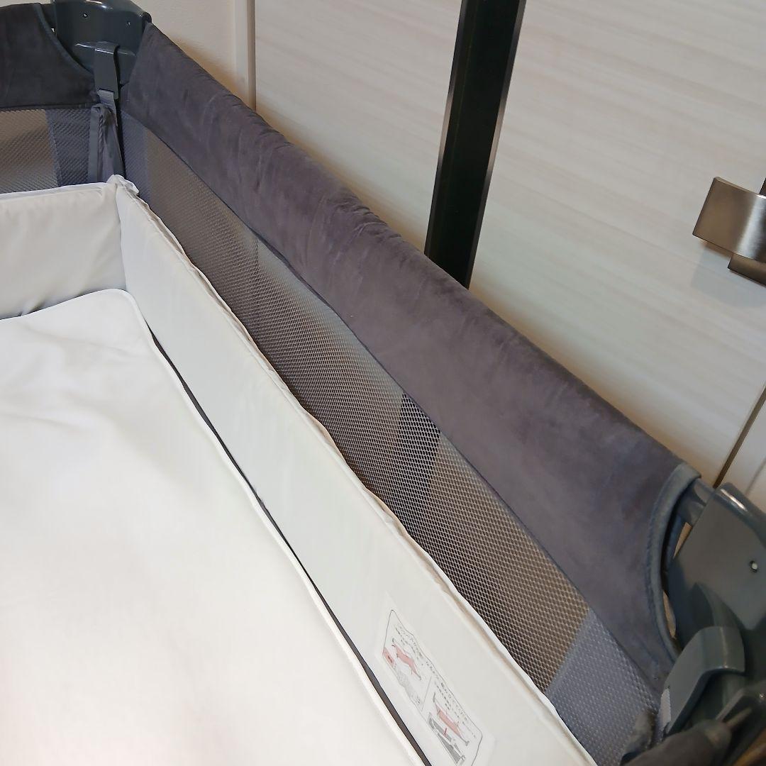 【美品】 アップリカ ココネルエアープラス　ベビーベッド グレー