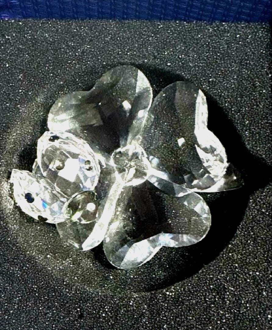 スワロフスキー てんとう虫と四つ葉のクローバー