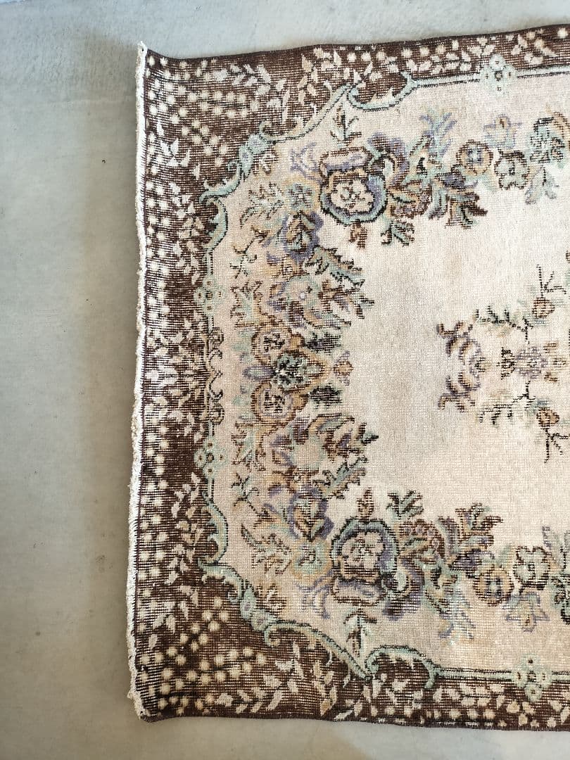 ベージュとブラウンにグレイッシュパープル　トルコラグ　石田ゆり子さんNo.719