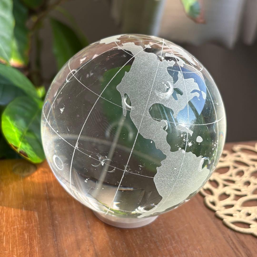天然水晶 ブラジル産クォーツの地球儀 直径約8センチ