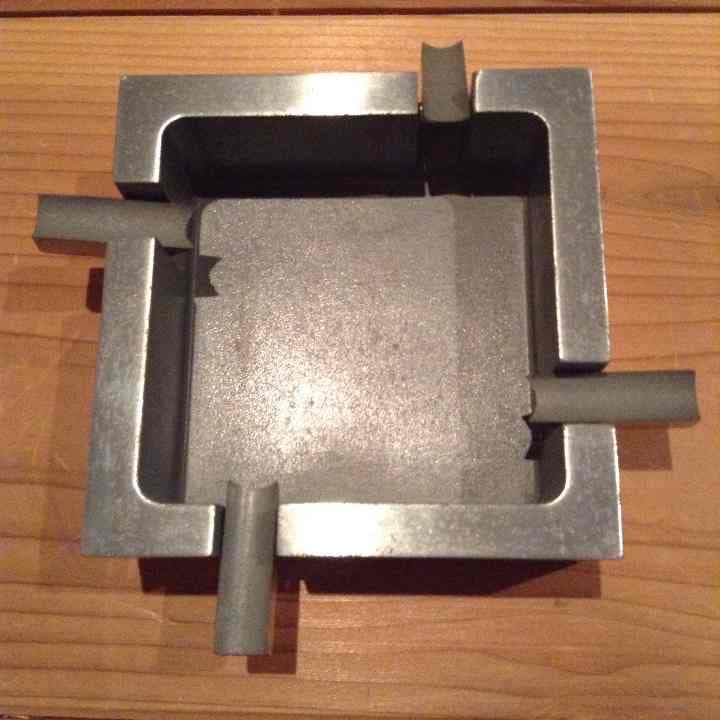 なかなかない灰皿