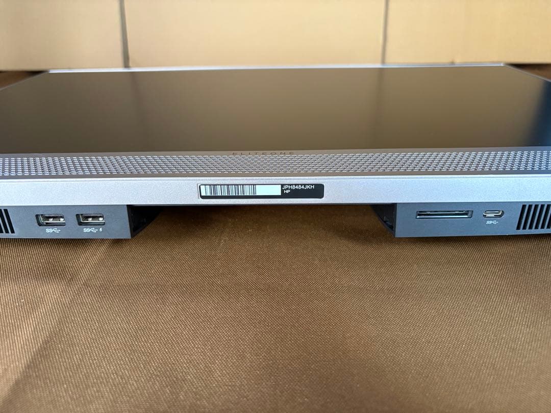 HP EliteOne 23.8 第8世代i5 メモリ16GB SSD 画面傷有