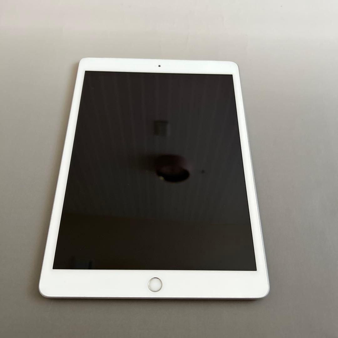美品 第7世代Apple iPad シルバー