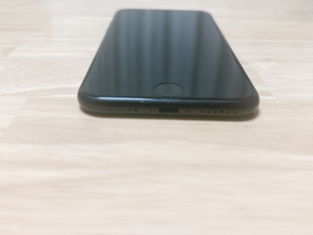 iPhoneSE第2世代 ブラック 本体