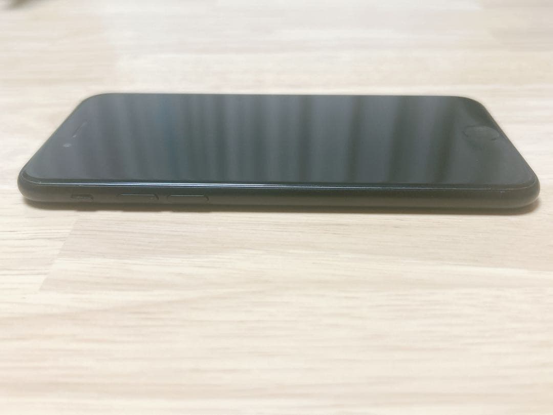 iPhoneSE第2世代 ブラック 本体