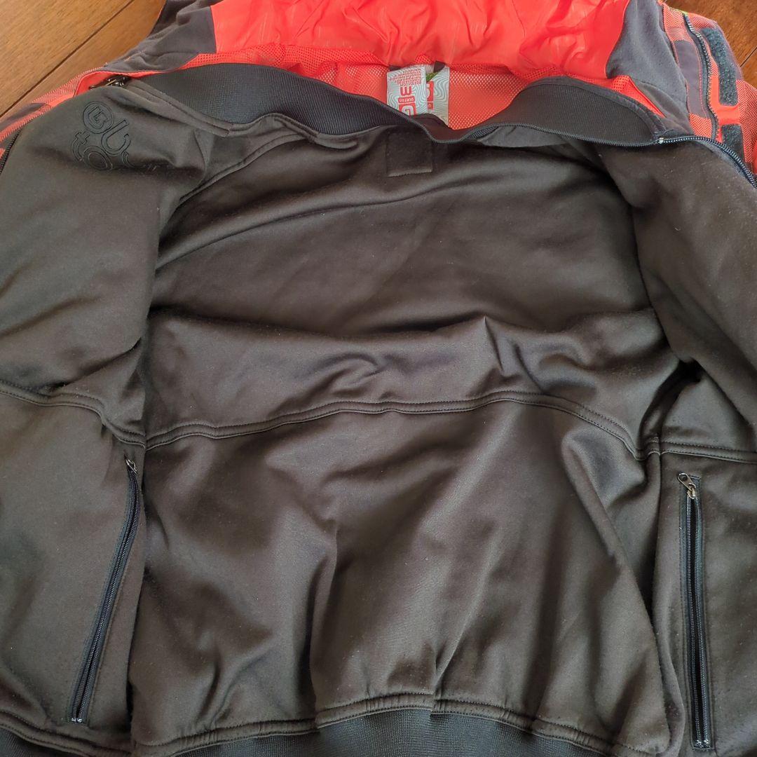 スノーボードウェア上下セット　バートンのウェアとフォースクエアのパンツのセット