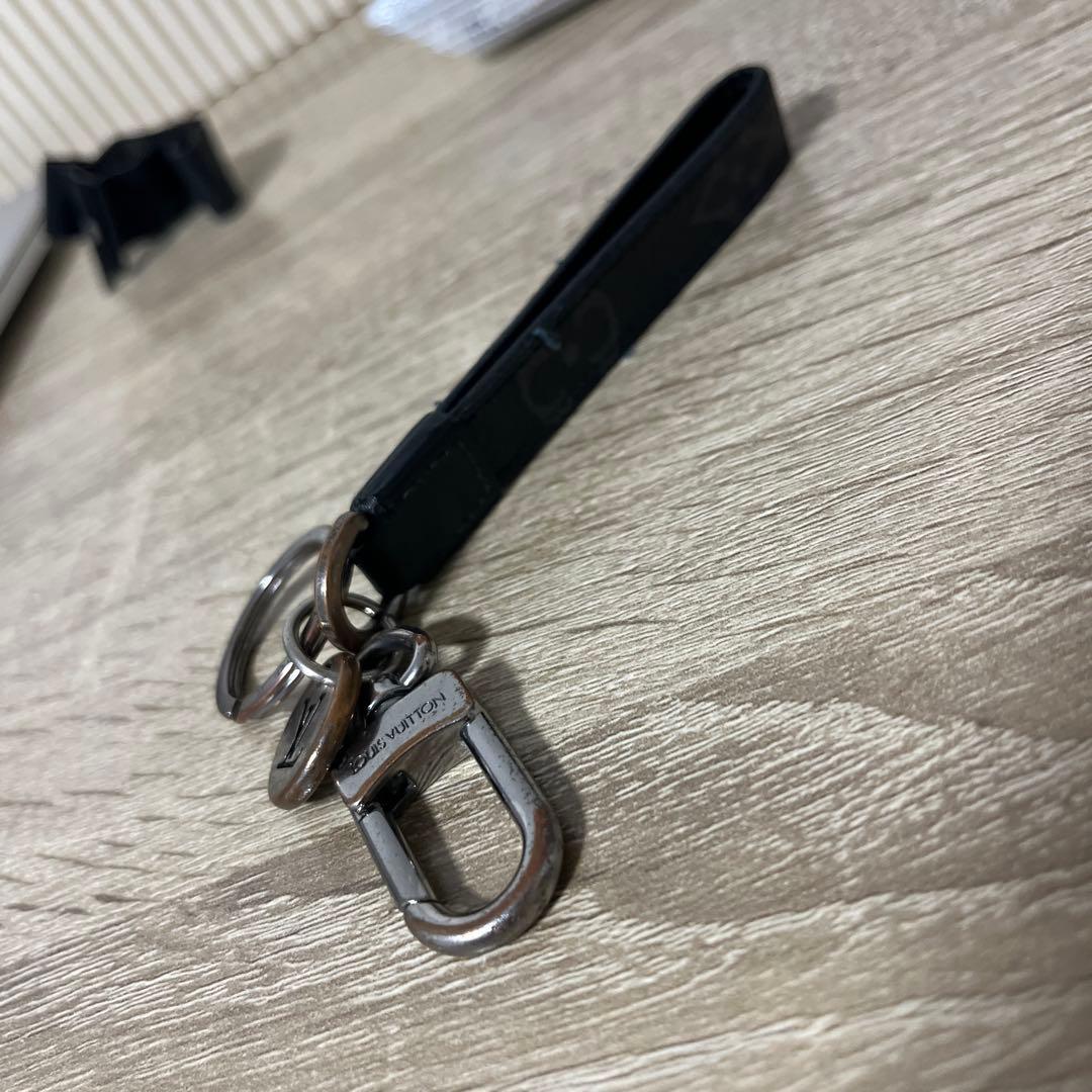 g*l様 Louis Vuitton ブラックレザー キーホルダー