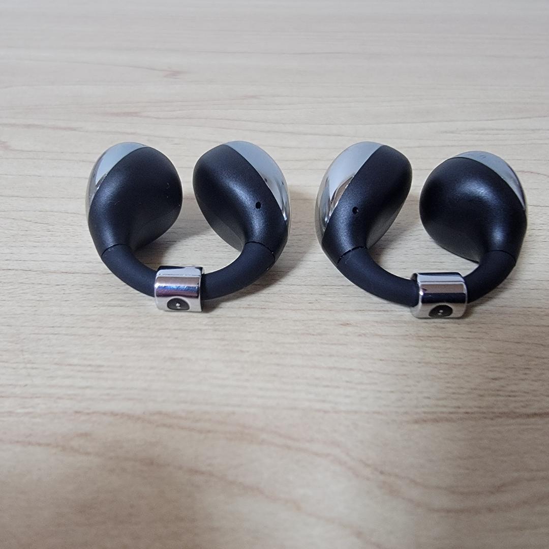 【ほぼ新品】BUTTONS CLIP（AI搭載 クリップ型ワイヤレスイヤホン）