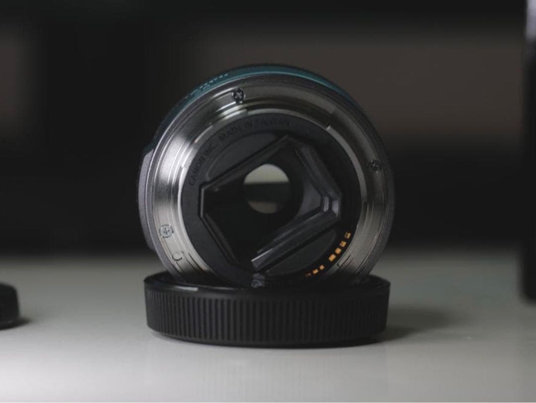 キヤノン Canon RF 28mm F2.8 STM パンケーキレンズ