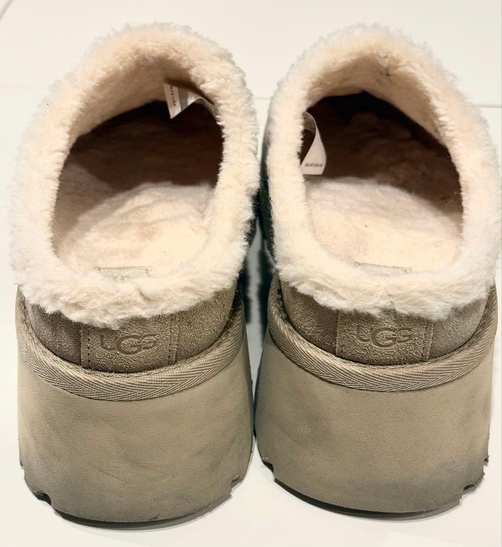 【美品】UGGNewHeightsCozyClogサボ厚底24cmベージュ正規品
