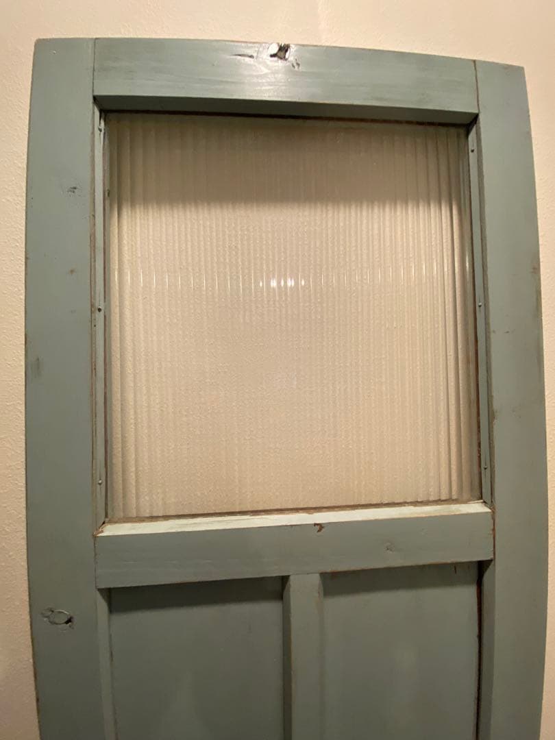 アンティークすぎるドア