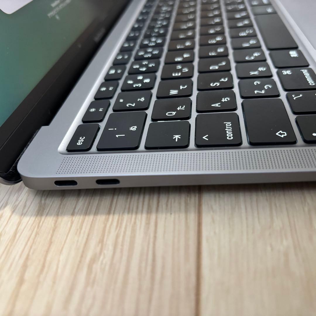 MacBook Air M1 8GB 256GB バッテリー96%