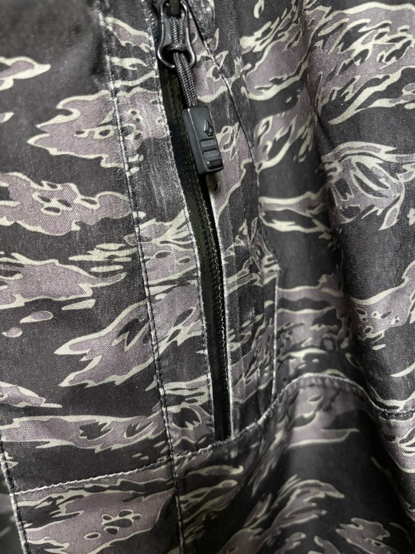 VOLCOM タイガーカモフラージュ　ジャケット
