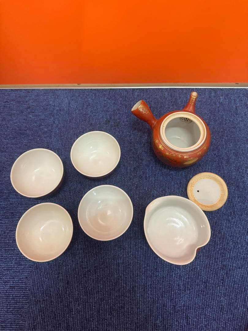 1725 九谷焼　赤絵　赤地金花　茶器セット　急須1客　湯冷し1客　湯呑4客
