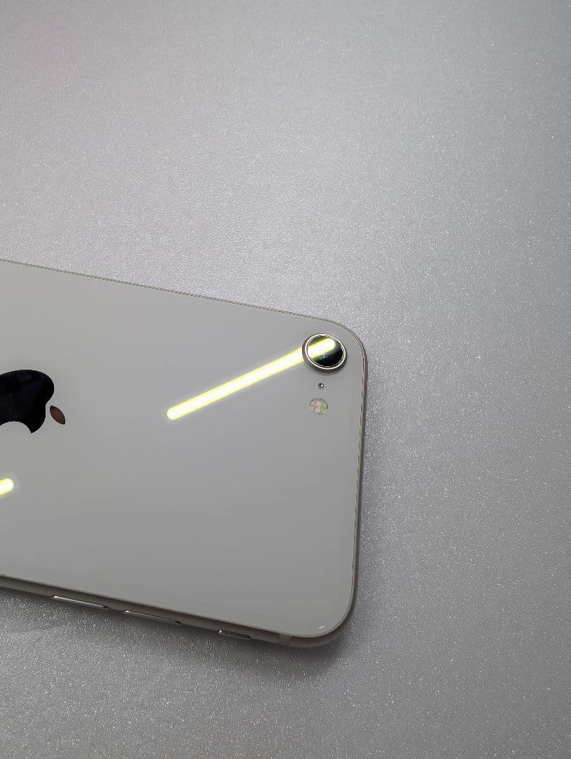 iphoneSE3 第3世代　64GB　スターライト　管理番号16897