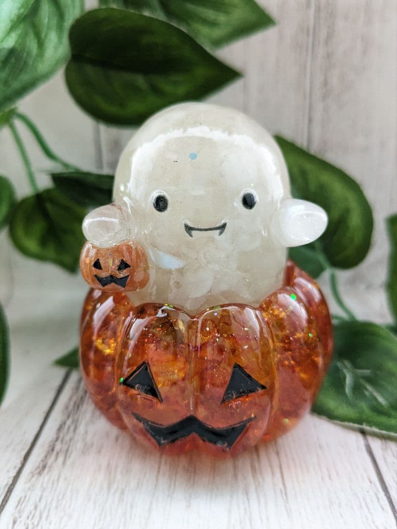 おばけちゃん形オルゴナイト２体とかぼちゃの入れ物のよくばりセット☆