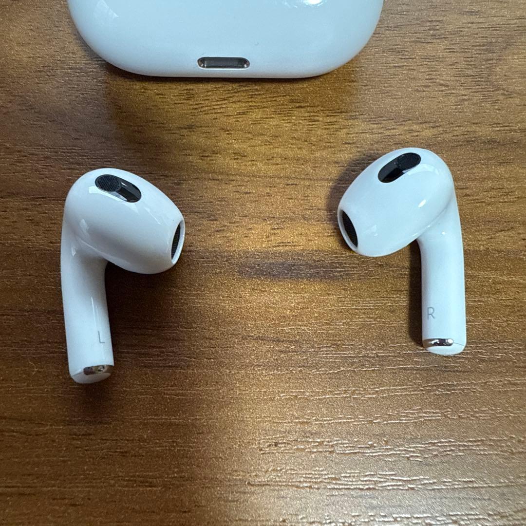 イヤホン Apple airpods 3rd