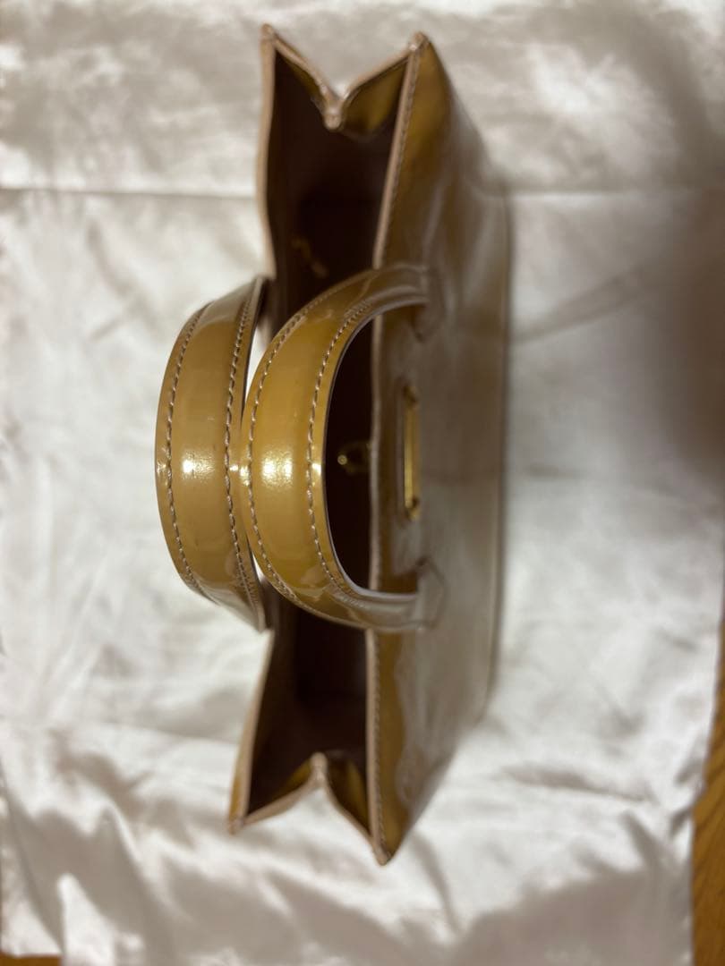 Louis Vuitton ベージュ　 ヴェルニ　ハンドバッグ
