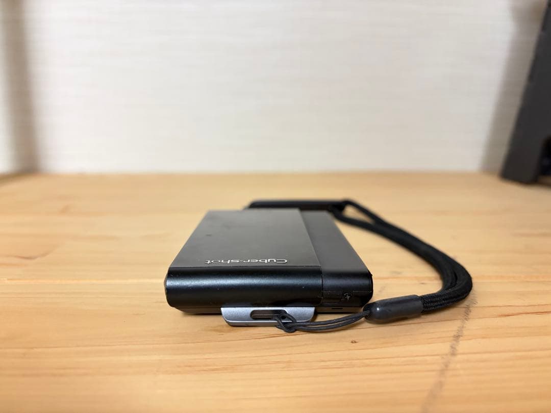 ソニー Cyber-shot DSC-T77