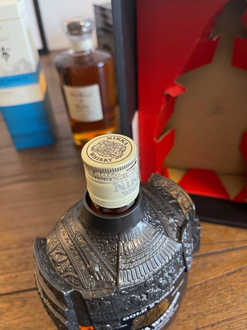 NIKKA WHISKY GOLD & GOLD サムライボトル