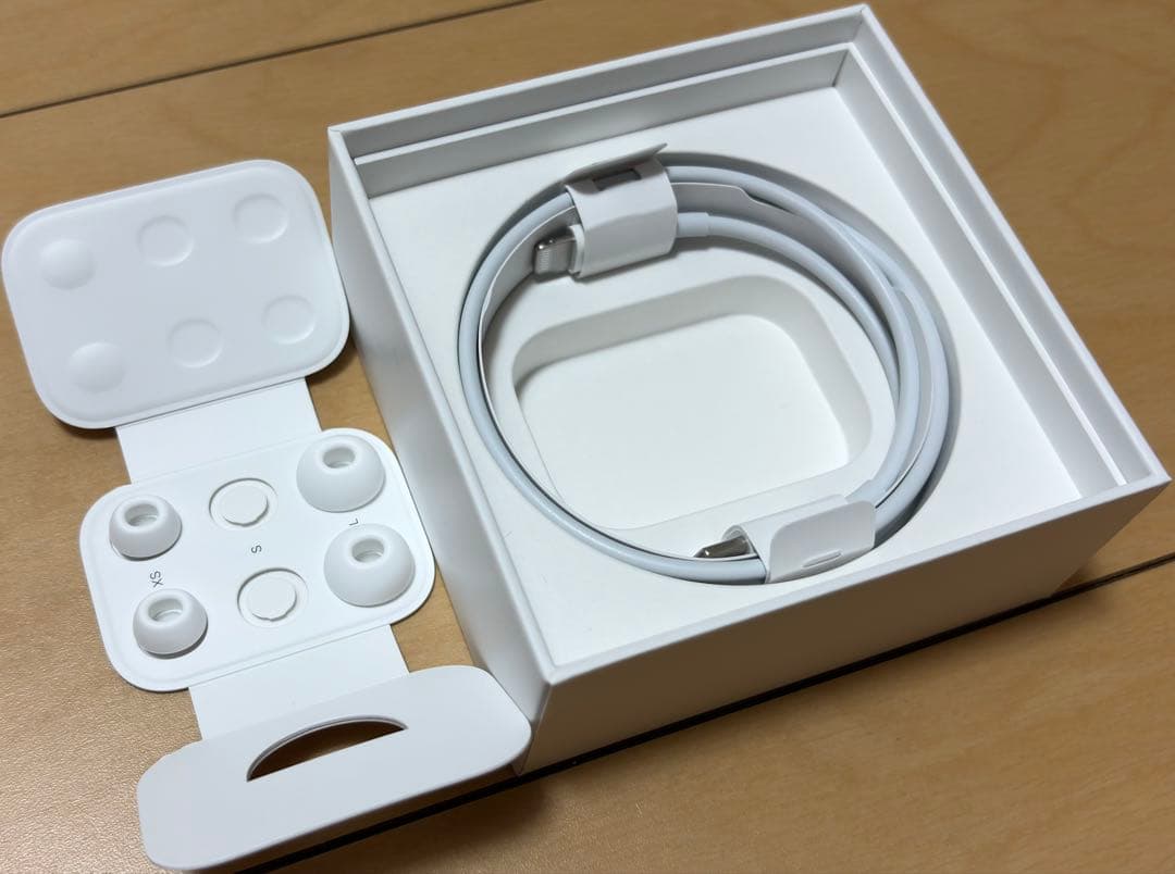 【美品】AirPods Pro 2(Lightning端子)