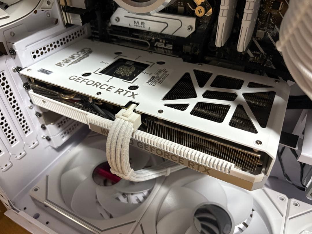 グラフィックボード・グラボ・ビデオカード INNO3D GeForce RTX4060Ti White