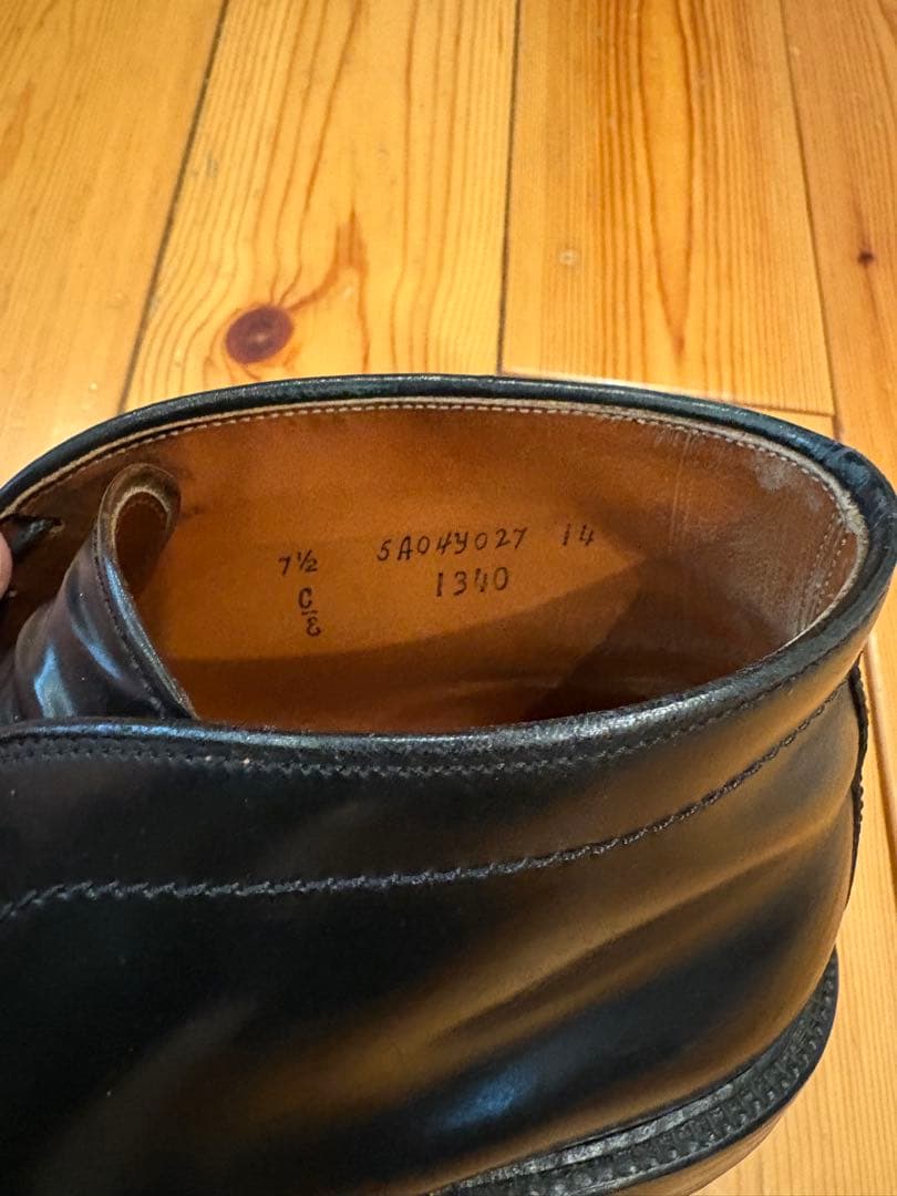 オールデン チャッカーブーツ(シューズツリー付き)