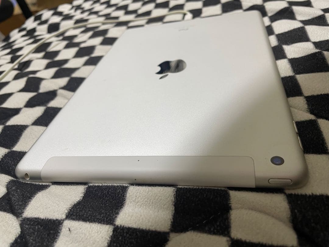 Apple iPad 7 (第7世代) 32GB シルバー