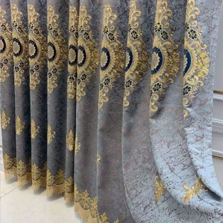 4）106番-刺繍入れ高級カーテン 紺色