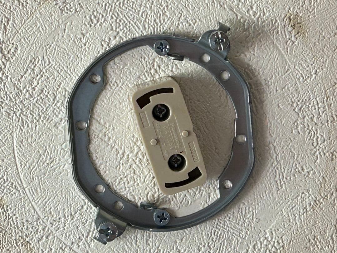 フラワー型シャンデリア 6灯 ホワイト