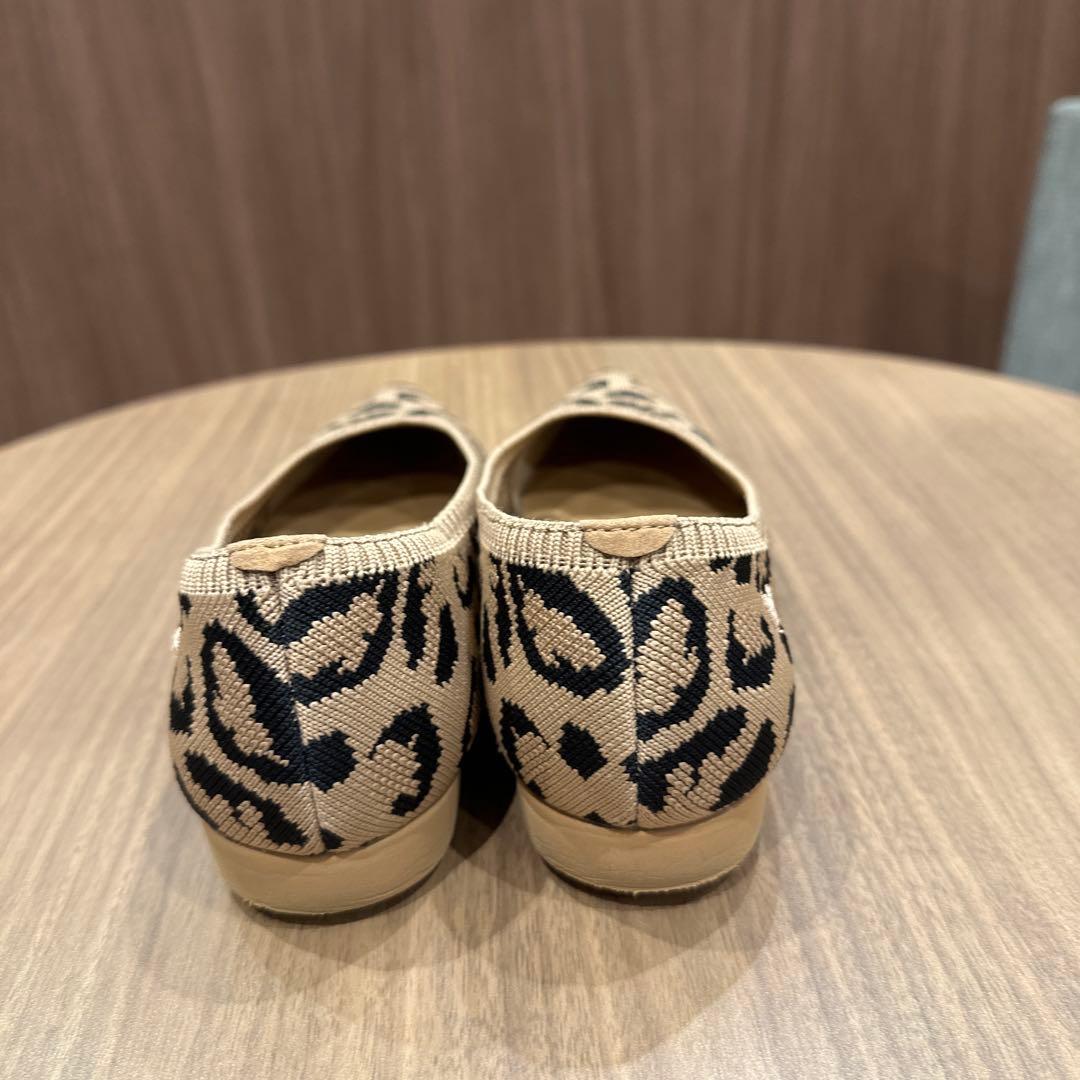 【未使用美品】VIVAIAポインテッドトゥ　フラットシューズ 37（23.5）