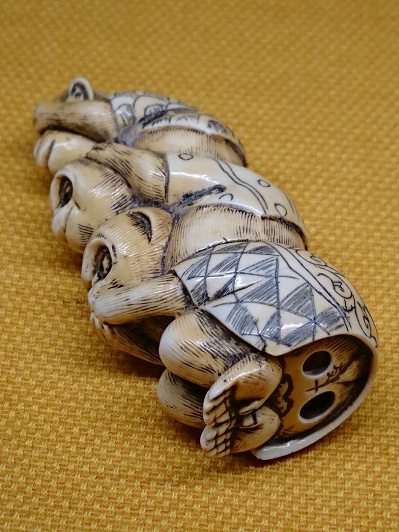 【美品】 天然素材　根付　彫刻　置物　インテリア　工芸品　美術品　A1073